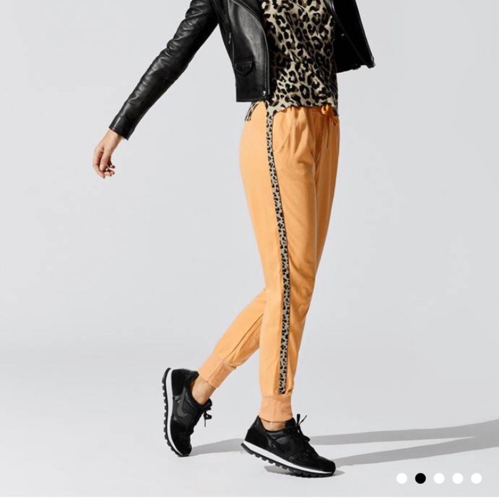 Sundry tapered sweatpants size 1/small NWT